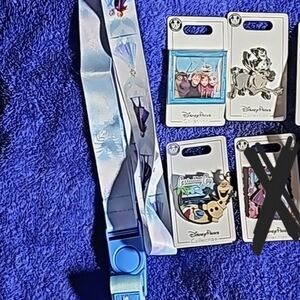 NWT Disney Parks Frozen Super Fan Pin Set